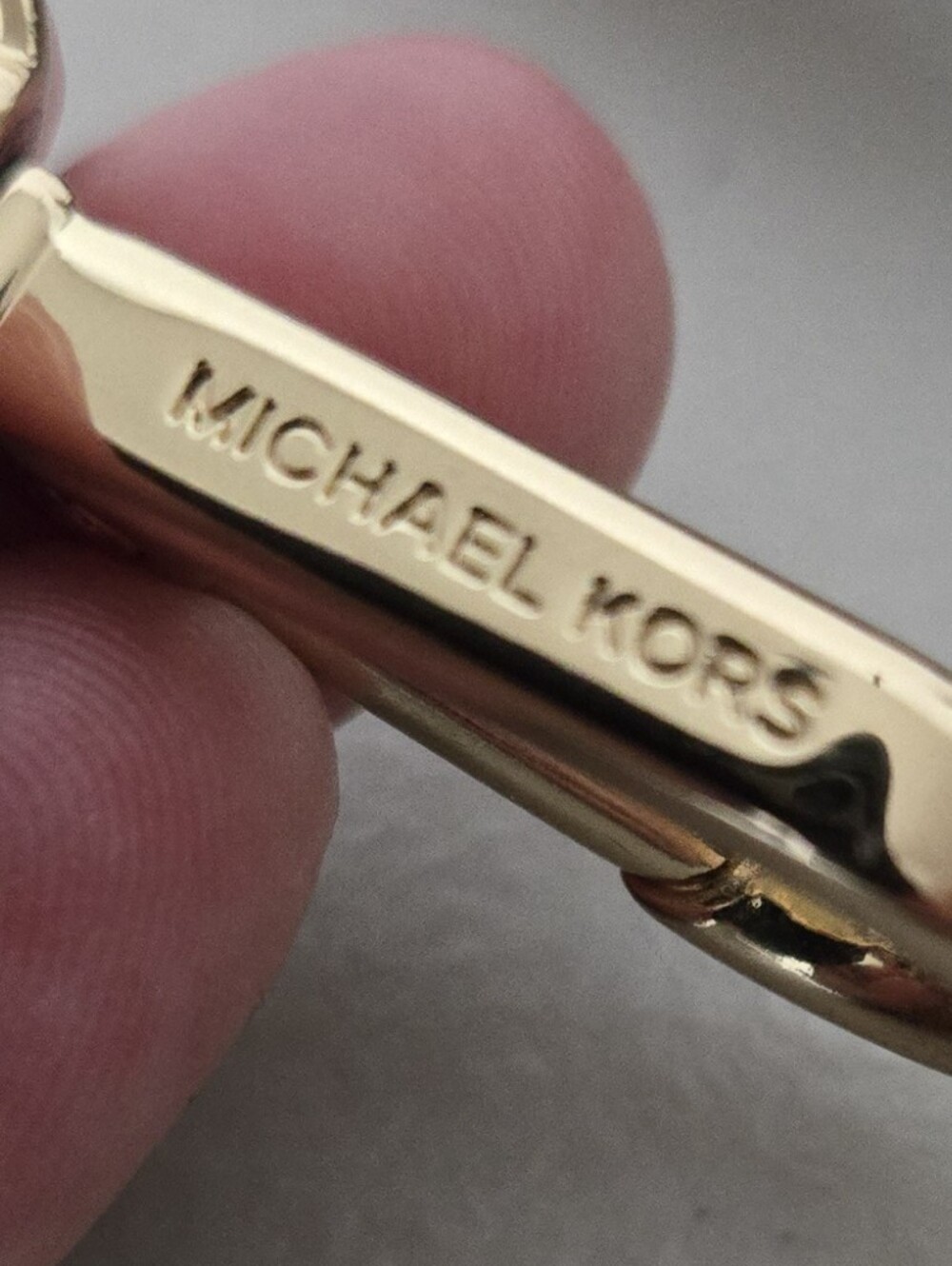 Michael Kors Neutral Cream Leather Bag Strap with Gold Buckle - Picture 2 of 8